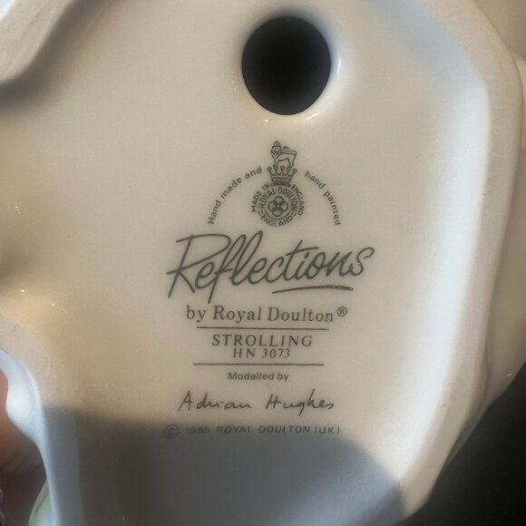 Royal Doulton 'Strolling' Hand Made & Hand Painted 14-inch Porcelain Figurine! - Picture 9 of 16